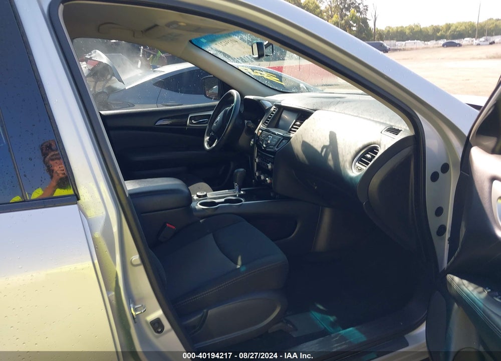 2018 NISSAN PATHFINDER SV VIN: 5N1DR2MM8JC662095