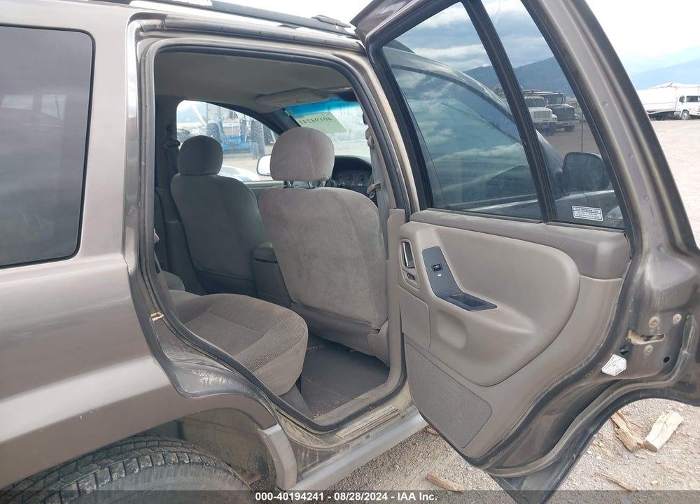 2000 JEEP GRAND CHEROKEE VIN: 1J4GW48S9YC148274