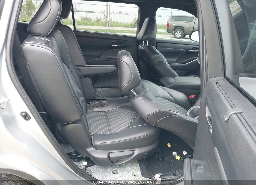 2022 TOYOTA HIGHLANDER XSE VIN: 5TDLZRAH6NS092750