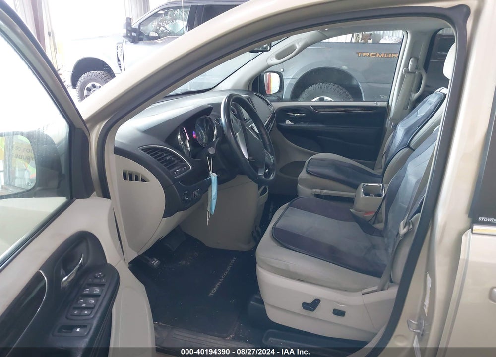 2011 CHRYSLER TOWN & COUNTRY VIN: 2A4RR5DGXBR720149