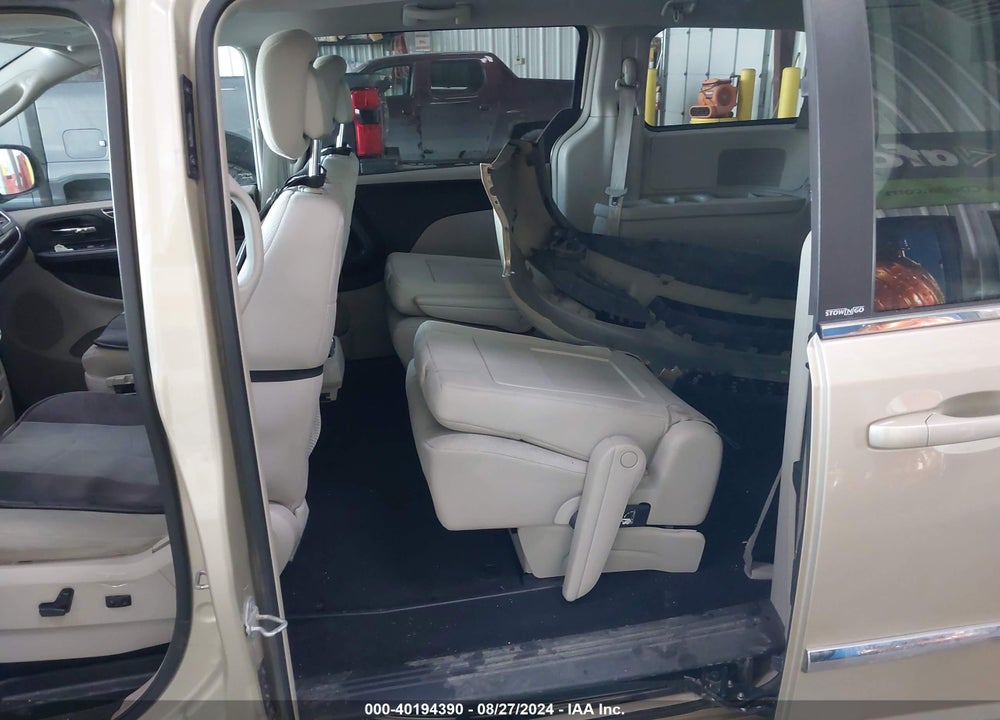 2011 CHRYSLER TOWN & COUNTRY VIN: 2A4RR5DGXBR720149