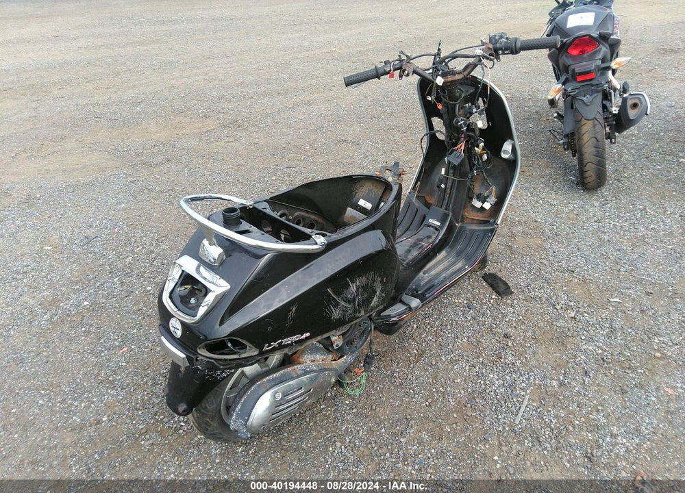 2013 VESPA LX 150IE VIN: ZAPM688F9D5004207