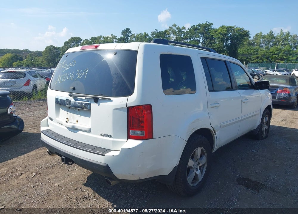 2011 HONDA PILOT EX VIN: 5FNYF4H4XBB014508