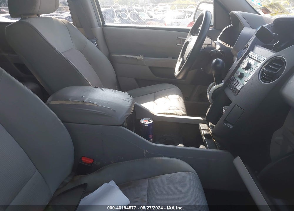 2011 HONDA PILOT EX VIN: 5FNYF4H4XBB014508