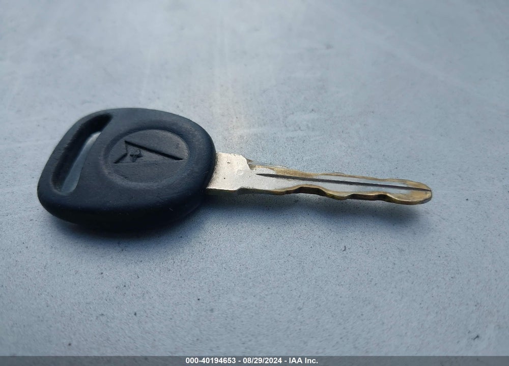 2002 PONTIAC GRAND AM SE VIN: 1G2NE52F52C271938