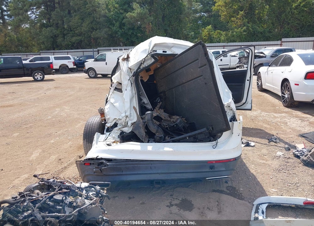 2018 VOLKSWAGEN TIGUAN 2.0T S VIN: 3VV0B7AXXJM009349