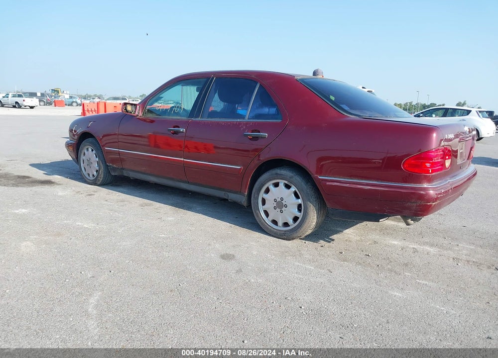 1999 MERCEDES-BENZ E 300 DIESEL VIN: WDBJF25H6XA786645