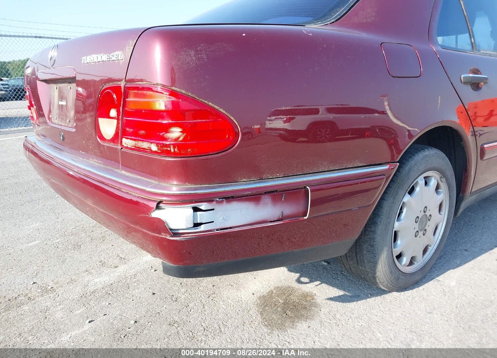 1999 MERCEDES-BENZ E 300 DIESEL VIN: WDBJF25H6XA786645