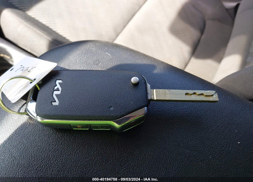 2023 KIA SELTOS LX VIN: KNDEPCAAXP7374806