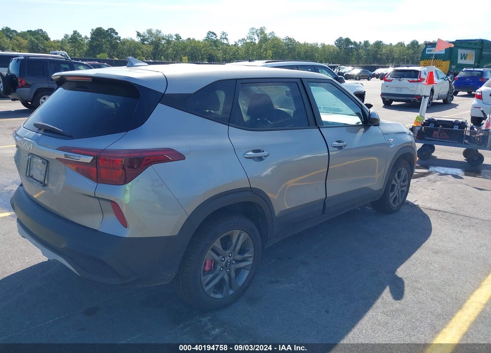 2023 KIA SELTOS LX VIN: KNDEPCAAXP7374806