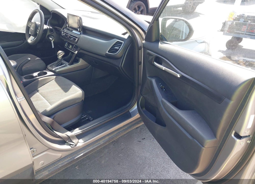 2023 KIA SELTOS LX VIN: KNDEPCAAXP7374806