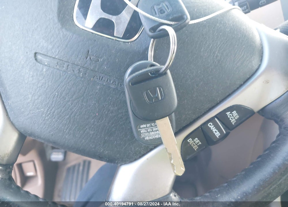 2004 HONDA PILOT EX-L VIN: 5FNYF18524B001973