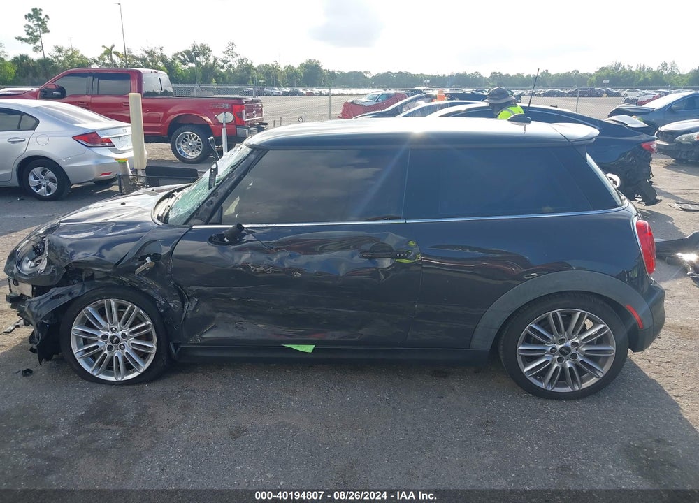 2015 MINI HARDTOP COOPER S VIN: WMWXP7C58F2A59689