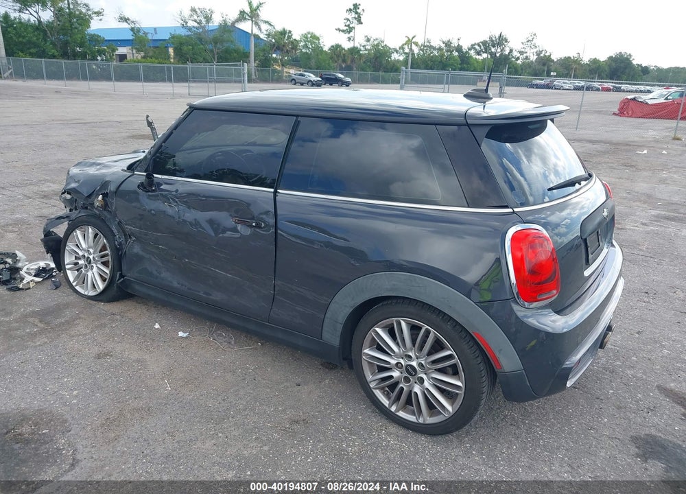 2015 MINI HARDTOP COOPER S VIN: WMWXP7C58F2A59689