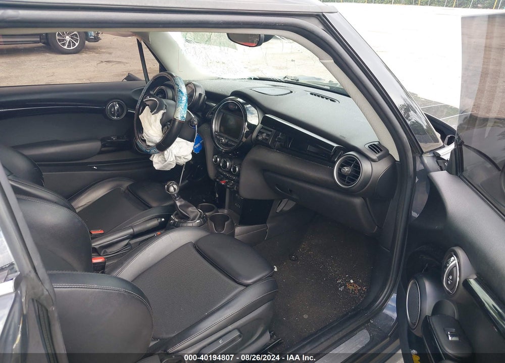 2015 MINI HARDTOP COOPER S VIN: WMWXP7C58F2A59689