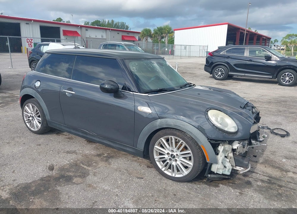 2015 MINI HARDTOP COOPER S VIN: WMWXP7C58F2A59689