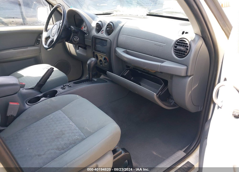 2005 JEEP LIBERTY SPORT VIN: 1J8GL48K95W604548