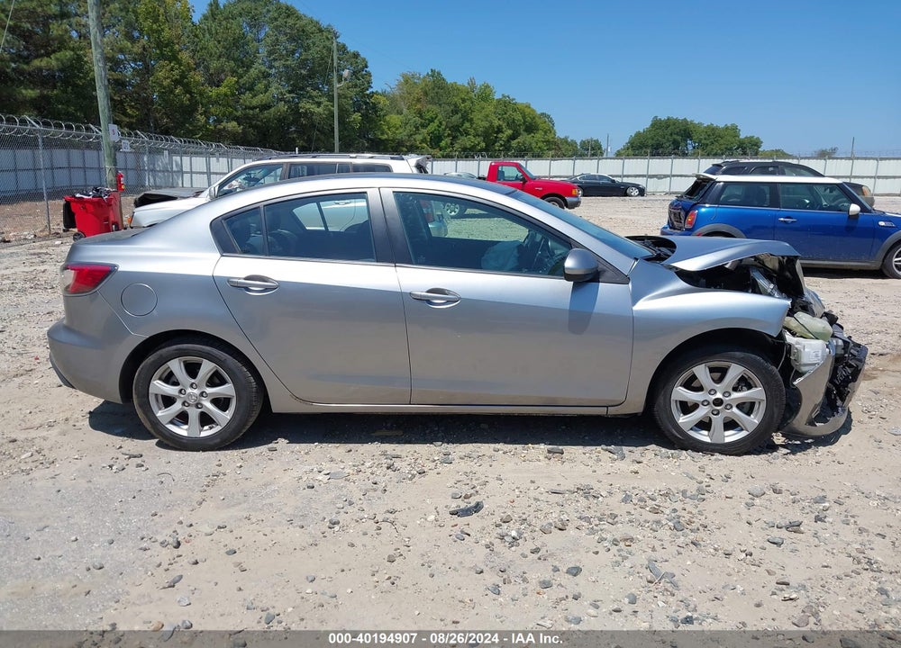 2011 MAZDA 3 I TOURING VIN: JM1BL1VF0B1494828