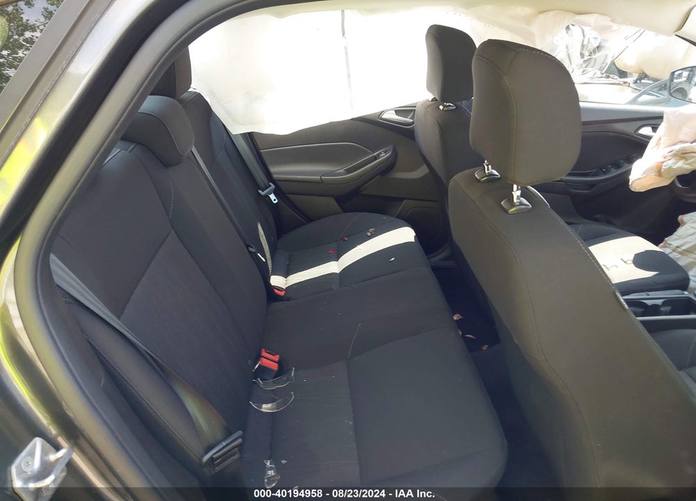 2016 FORD FOCUS SE VIN: 1FADP3F2XGL365842