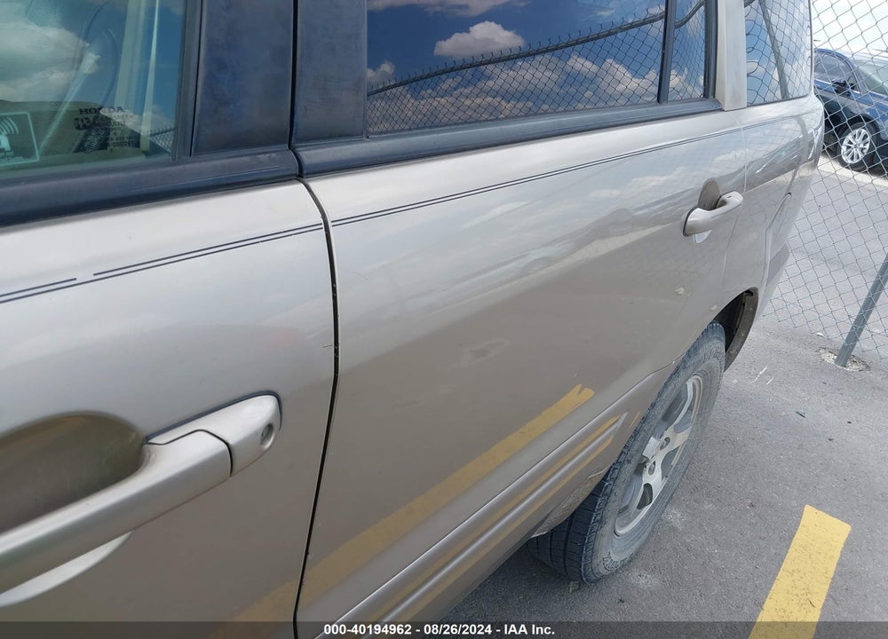 2006 HONDA PILOT EX-L VIN: 5FNYF28606B035217