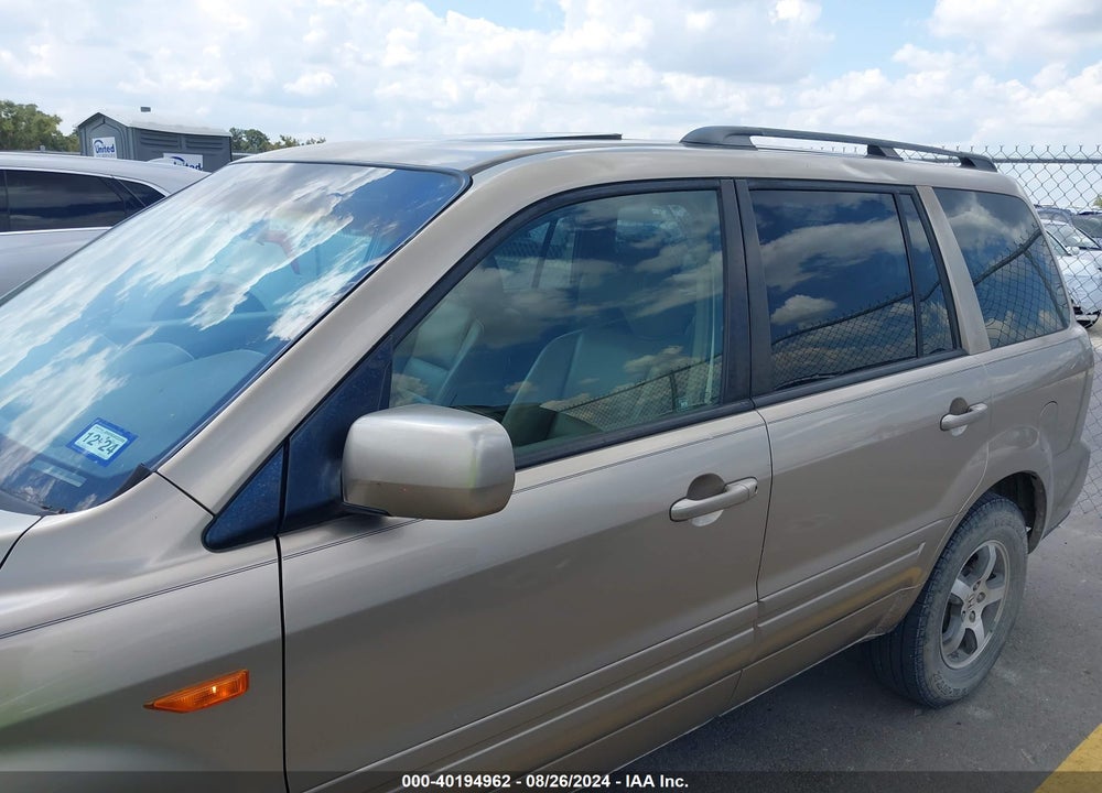 2006 HONDA PILOT EX-L VIN: 5FNYF28606B035217