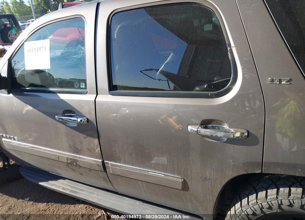 2011 CHEVROLET TAHOE LTZ VIN: 1GNSKCE01BR365855
