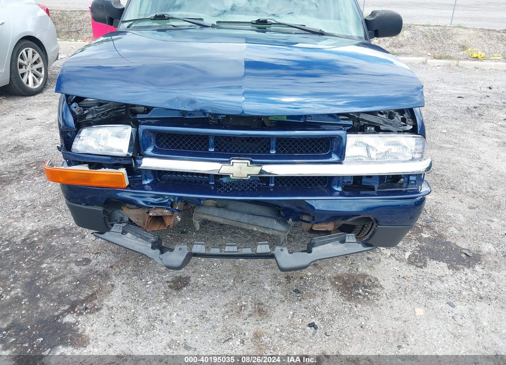 2002 CHEVROLET S-10 LS VIN: 1GCCS19W228173804
