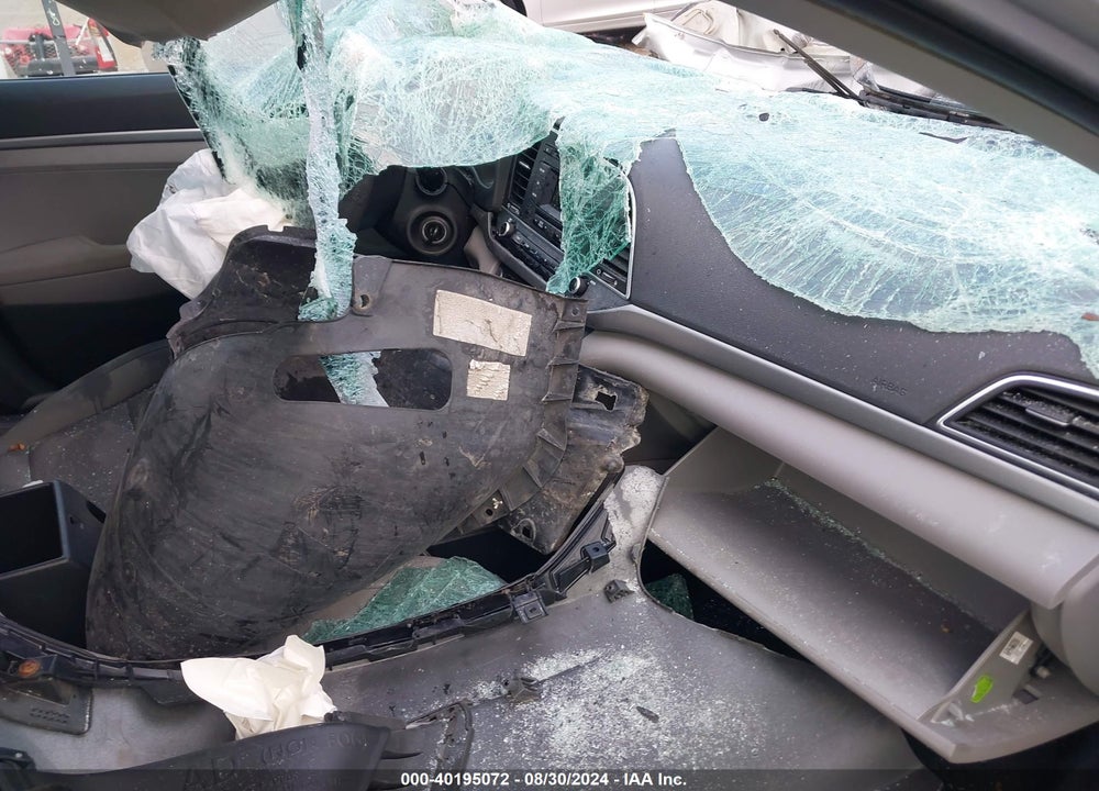 2017 HYUNDAI ELANTRA SE VIN: KMHD74LF8HU110542