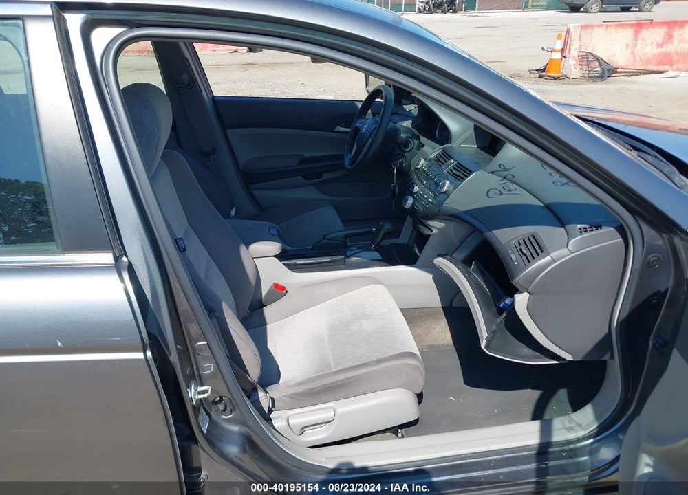 2009 HONDA ACCORD 2.4 LX VIN: 1HGCP26339A119255