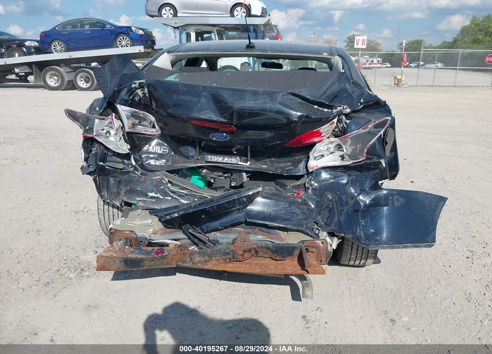 2017 FORD FOCUS SE VIN: 1FADP3F26HL325811