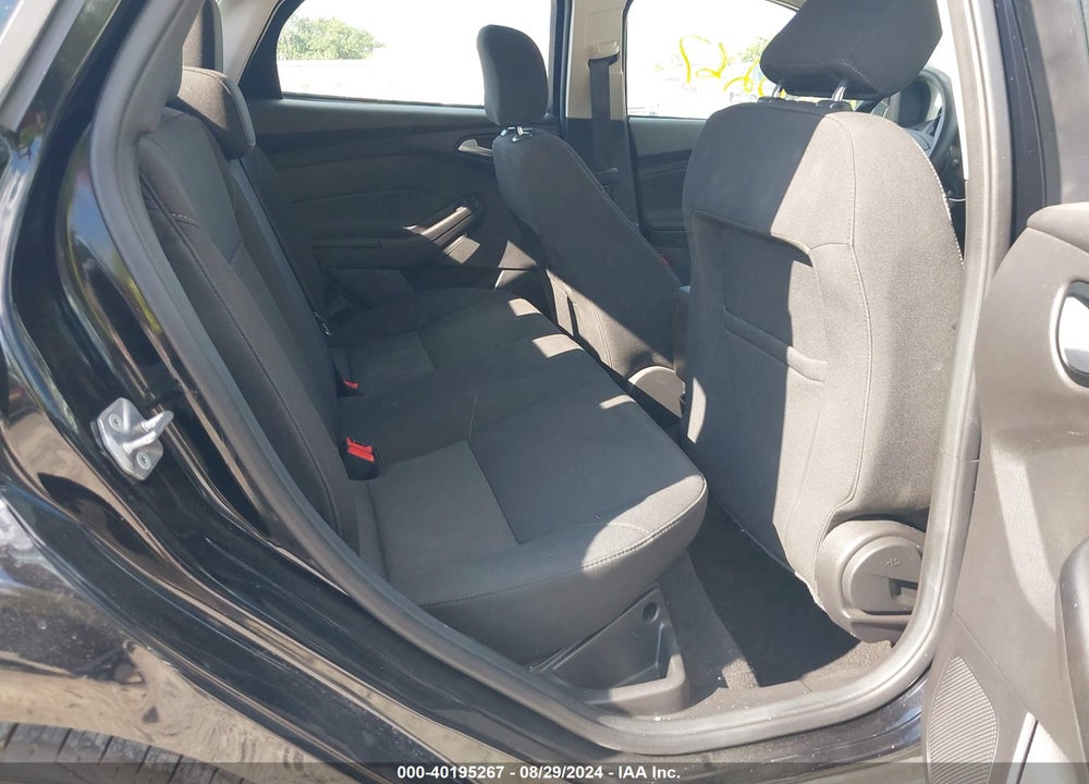 2017 FORD FOCUS SE VIN: 1FADP3F26HL325811