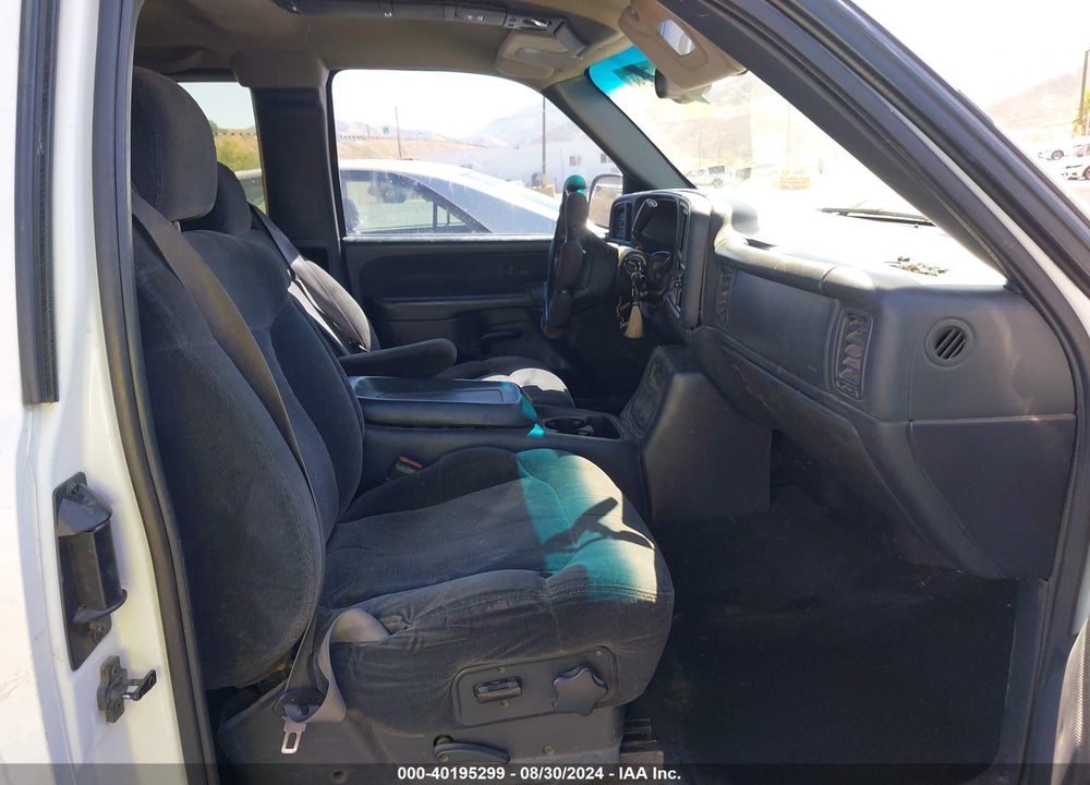 2000 CHEVROLET SILVERADO 1500 LS VIN: 1GCEC19T6YE369377
