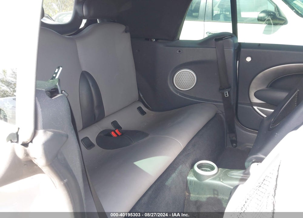2006 MINI COOPER S VIN: WMWRH33526TF87463