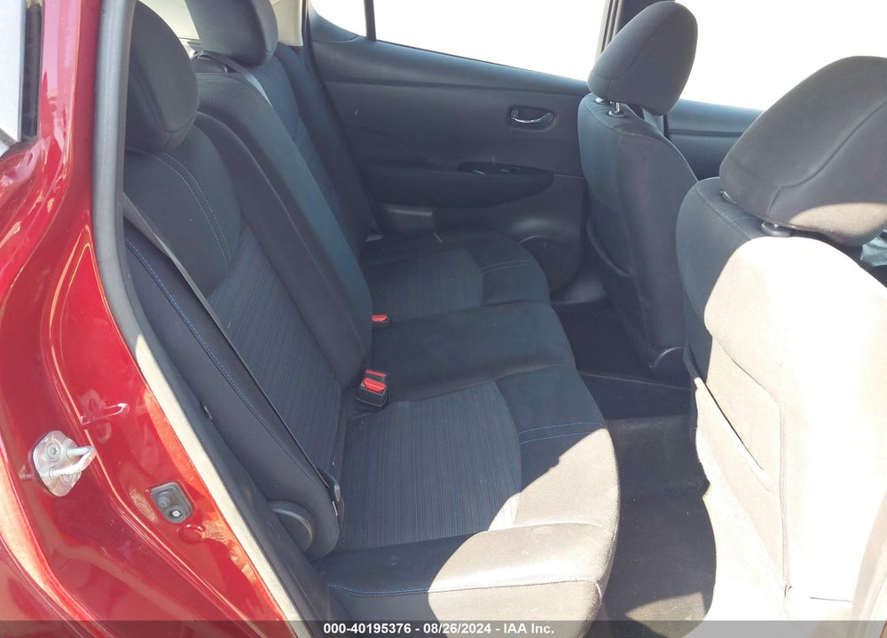 2018 NISSAN LEAF SV VIN: 1N4AZ1CP7JC304473
