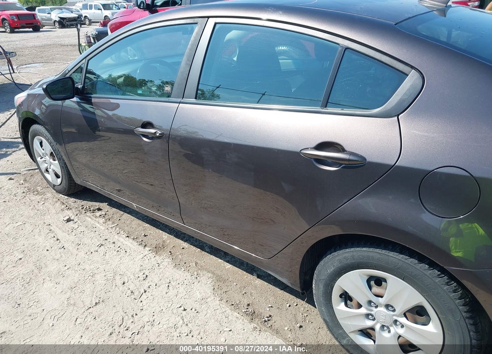 2018 KIA FORTE LX VIN: 3KPFK4A70JE187594