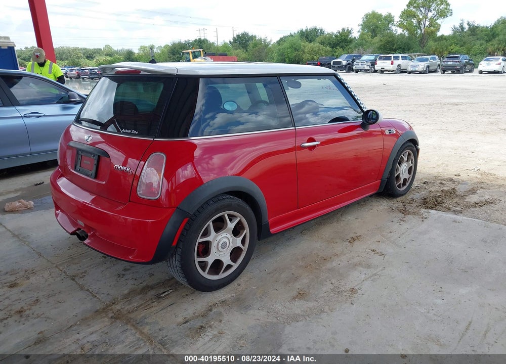 2004 MINI COOPER S VIN: WMWRE33454TD86427