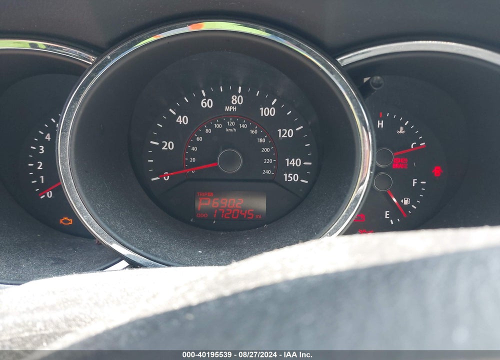 2011 KIA SORENTO LX VIN: 5XYKT4A1XBG048309