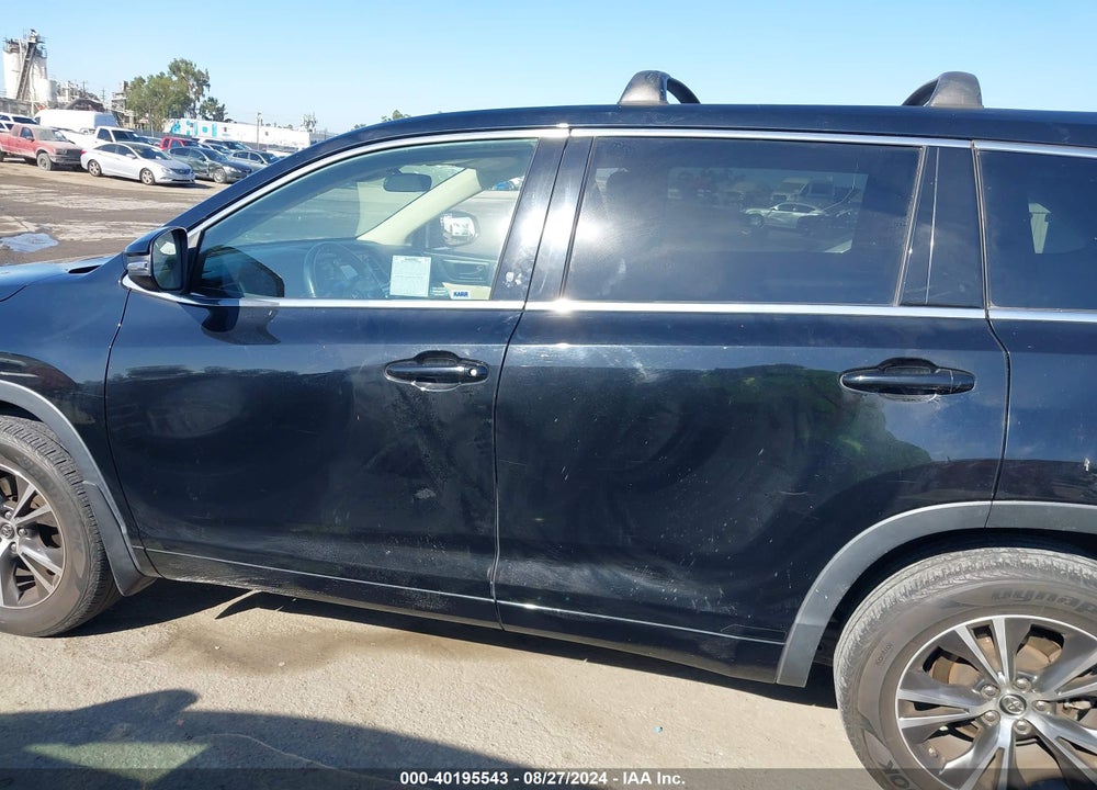 2017 TOYOTA HIGHLANDER LE PLUS VIN: 5TDZZRFH3HS224192