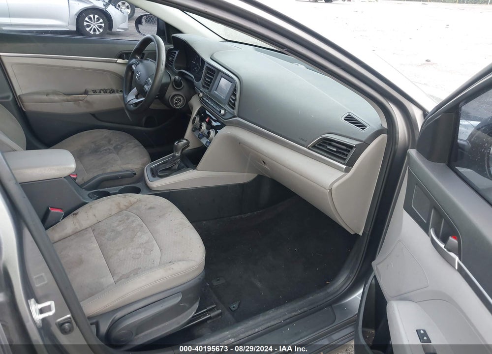 2019 HYUNDAI ELANTRA SE VIN: 5NPD74LF2KH497353