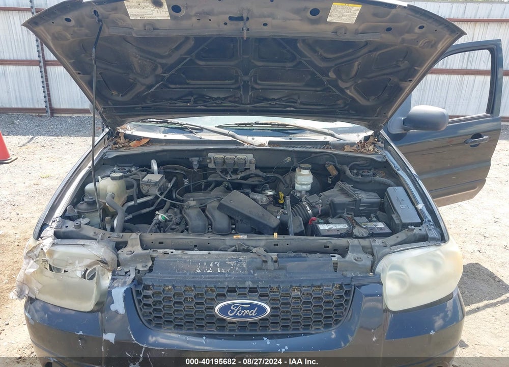 2005 FORD ESCAPE LIMITED VIN: 1FMYU04145KE08471