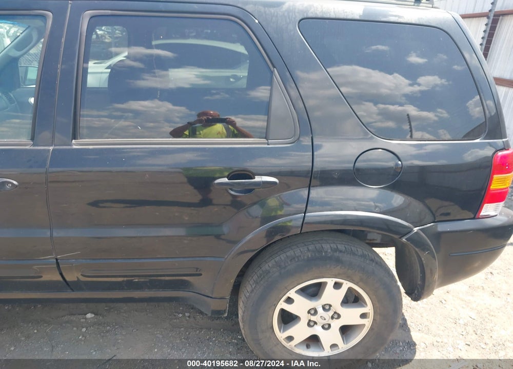2005 FORD ESCAPE LIMITED VIN: 1FMYU04145KE08471