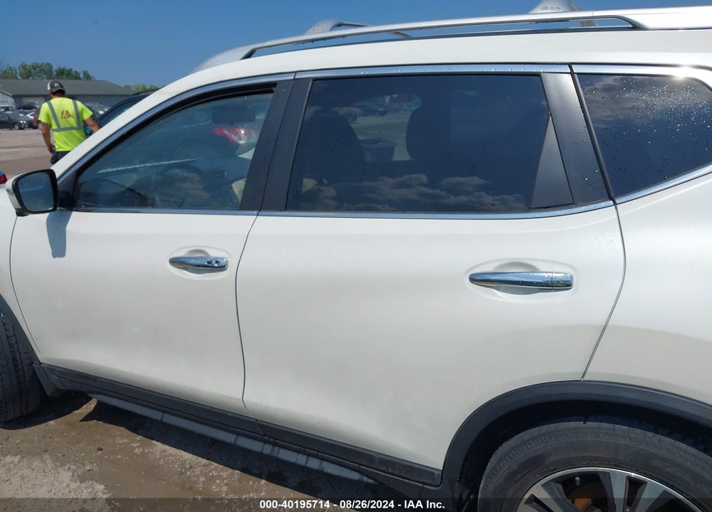 2020 NISSAN ROGUE SV INTELLIGENT AWD VIN: JN8AT2MV3LW102024