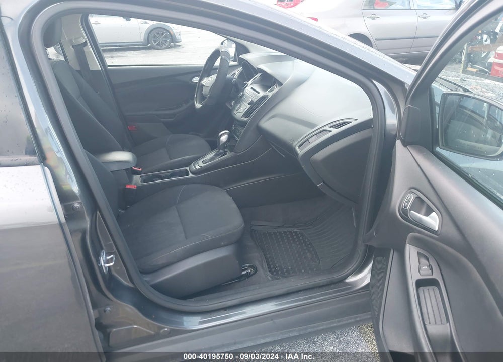 2015 FORD FOCUS SE VIN: 1FADP3K24FL301333