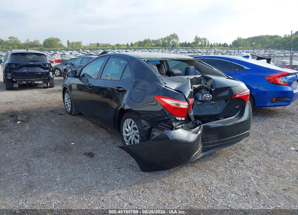 2018 TOYOTA COROLLA LE VIN: 5YFBURHE5JP820258