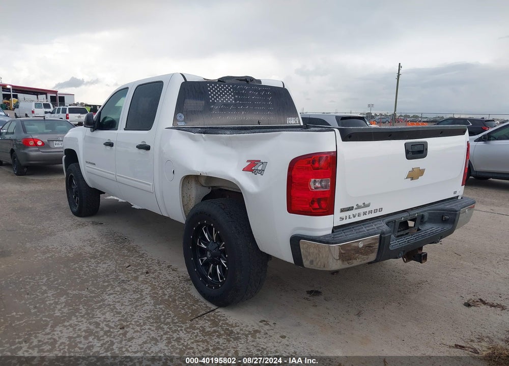 2011 CHEVROLET SILVERADO 1500 LT VIN: 3GCPKSE36BG128197