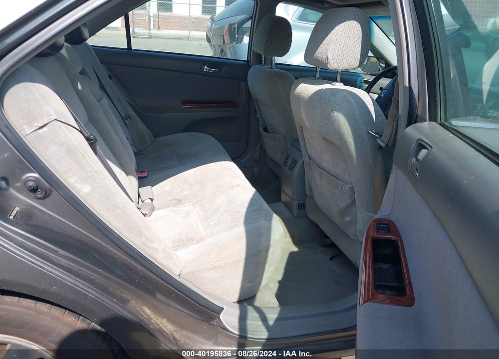 2004 TOYOTA CAMRY XLE V6 VIN: 4T1BF30K94U579946