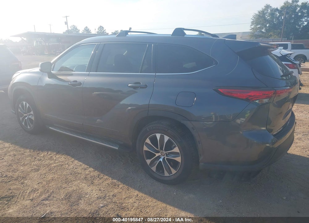 2021 TOYOTA HIGHLANDER XLE VIN: 5TDGZRAH9MS071004