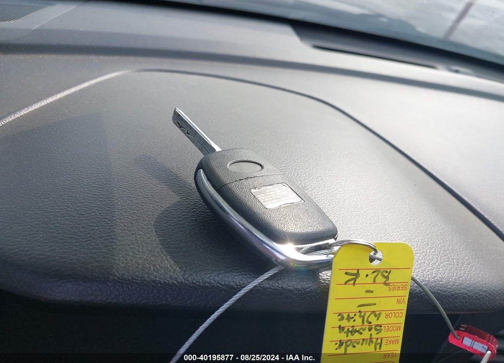 2017 HYUNDAI SONATA VIN: 5NPE24AFXHH461568