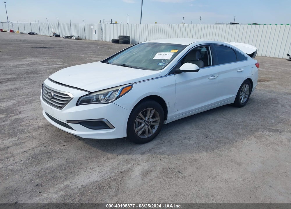 2017 HYUNDAI SONATA VIN: 5NPE24AFXHH461568