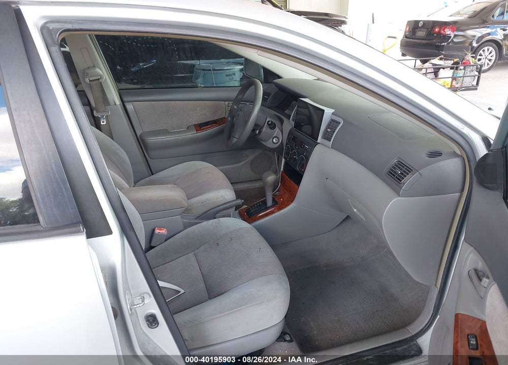 2008 TOYOTA COROLLA LE VIN: 1NXBR32E98Z947045